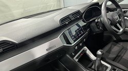 2022 (22) AUDI Q3 35 TFSI Sport 5dr 5100996