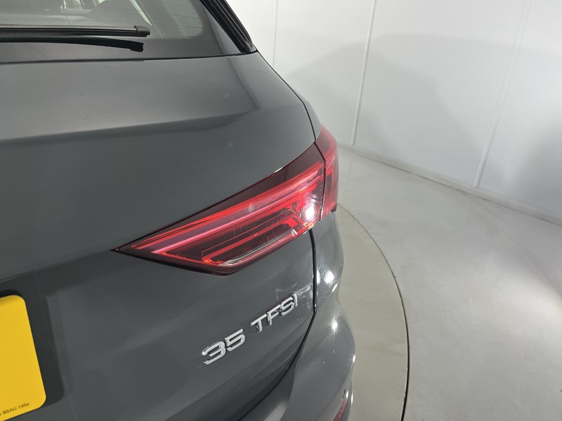 2022 (22) AUDI Q3 35 TFSI Sport 5dr 5101025