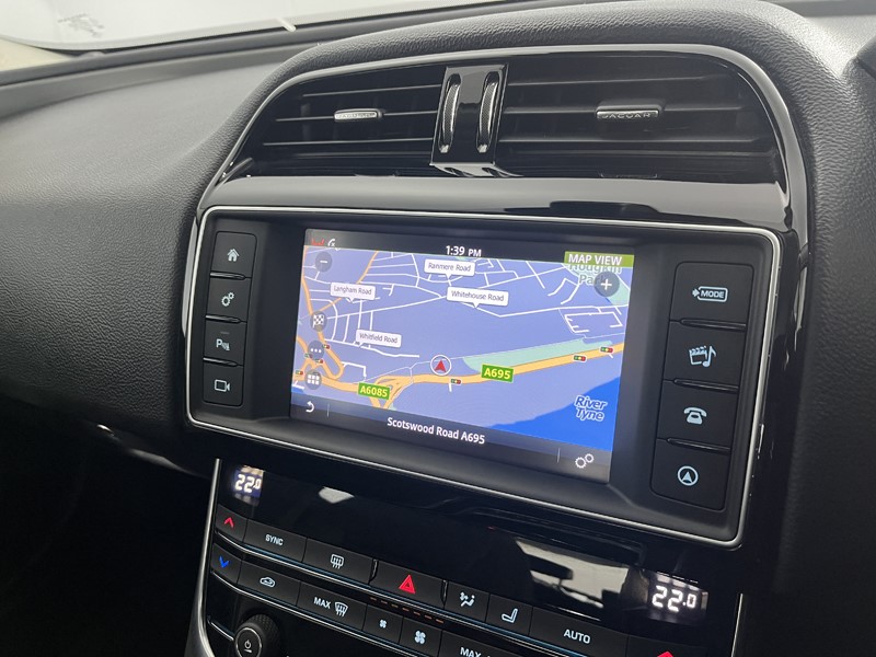 2017 (17) JAGUAR XE 2.0d [180] Prestige 4dr Auto 5107936