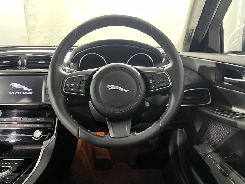2017 (17) JAGUAR XE 2.0d [180] Prestige 4dr Auto 5107925