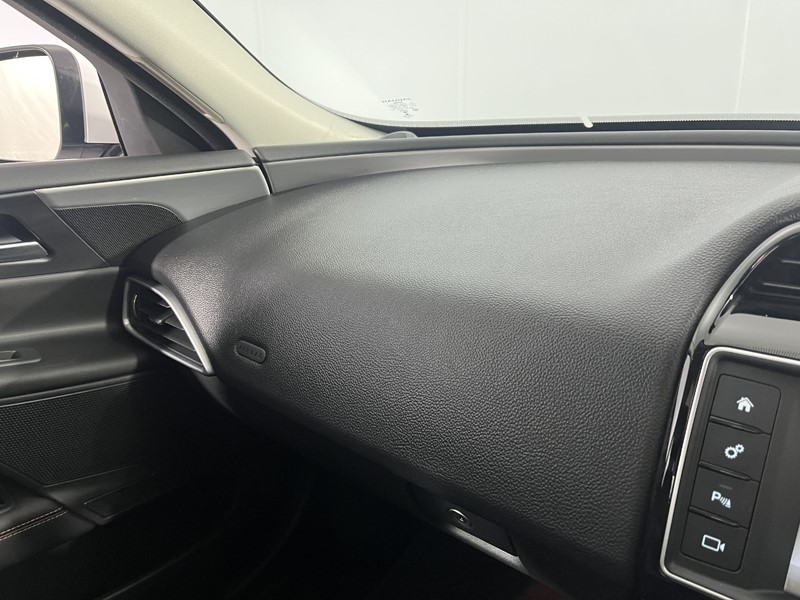 2017 (17) JAGUAR XE 2.0d [180] Prestige 4dr Auto 5107945