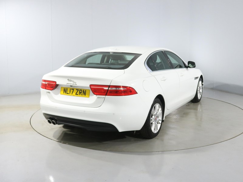 2017 (17) JAGUAR XE 2.0d [180] Prestige 4dr Auto 5107963