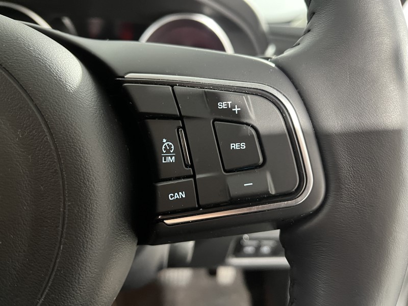 2017 (17) JAGUAR XE 2.0d [180] Prestige 4dr Auto 5107943