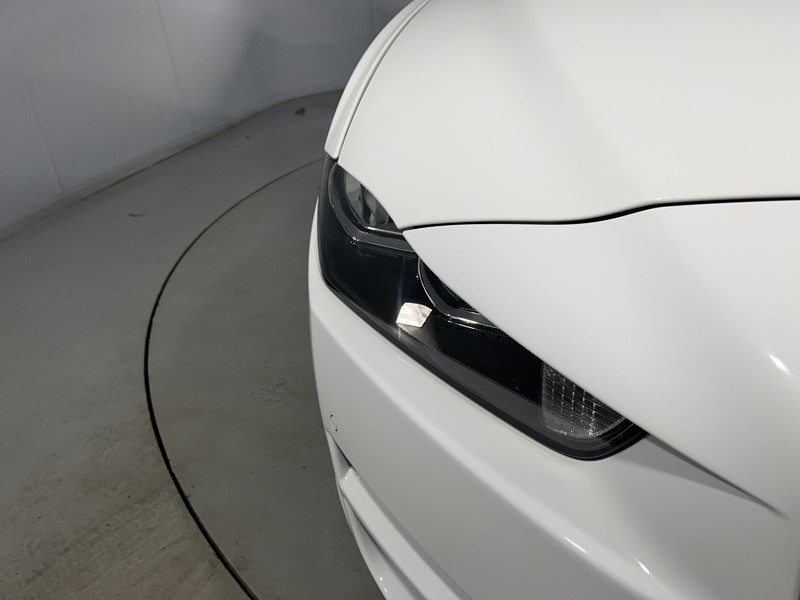 2017 (17) JAGUAR XE 2.0d [180] Prestige 4dr Auto 5107956