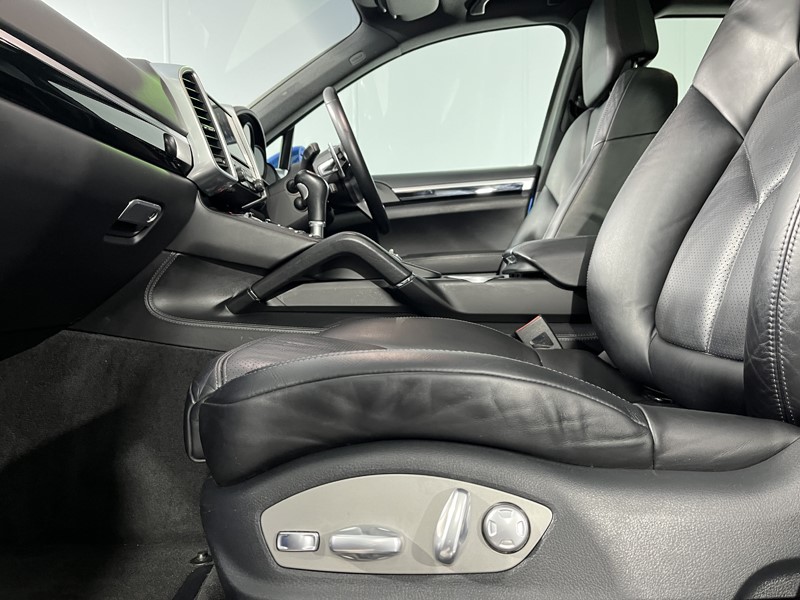 2017 (17) PORSCHE CAYENNE Diesel 5dr Tiptronic S 5152072