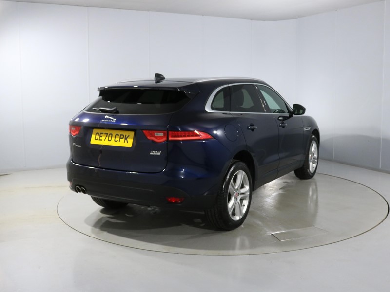 2020 (70) JAGUAR F-PACE 2.0d Portfolio 5dr Auto AWD 5101727