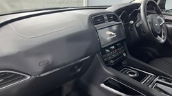 2020 (70) JAGUAR F-PACE 2.0d Portfolio 5dr Auto AWD 5101686