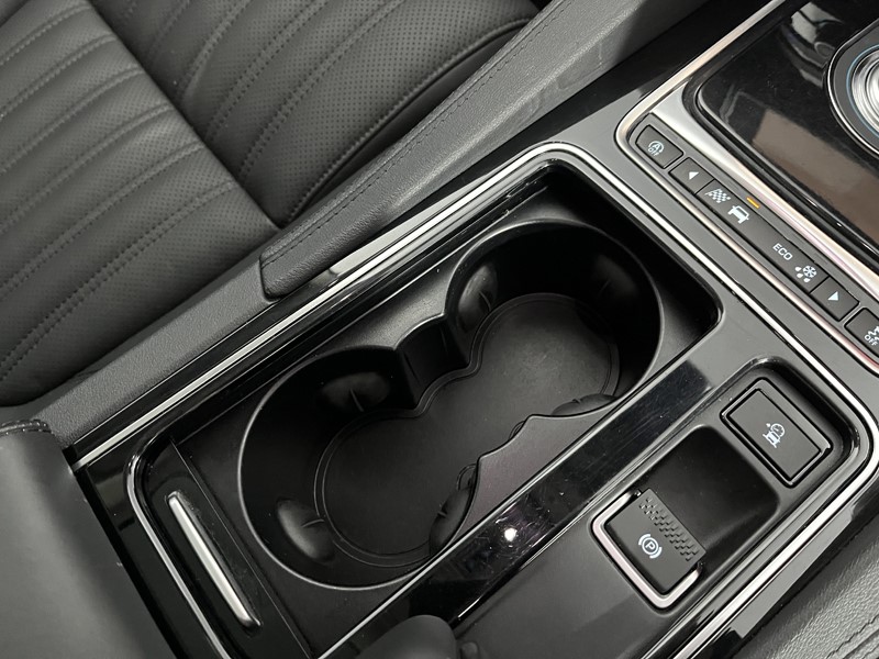 2020 (70) JAGUAR F-PACE 2.0d Portfolio 5dr Auto AWD 5101711