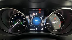 2020 (70) JAGUAR F-PACE 2.0d Portfolio 5dr Auto AWD 5101688