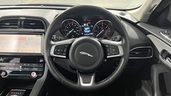 2020 (70) JAGUAR F-PACE 2.0d Portfolio 5dr Auto AWD 5101684