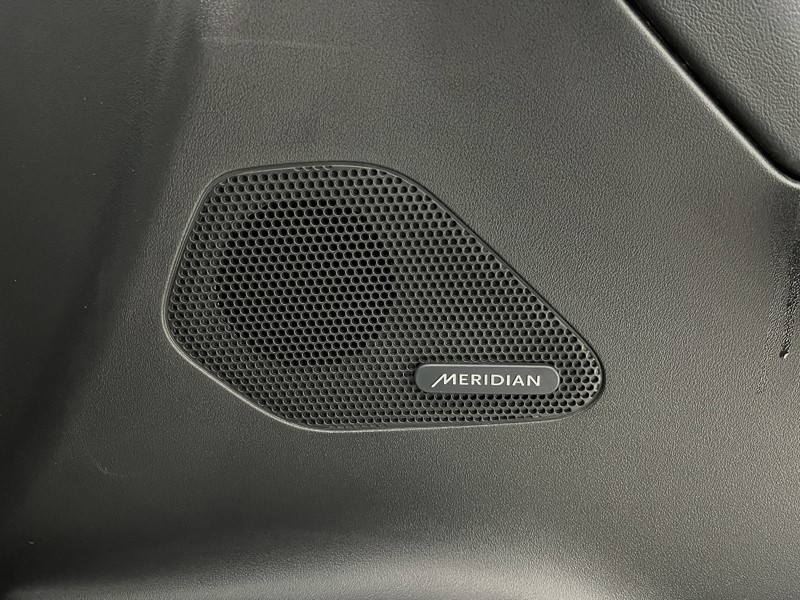 2020 (70) JAGUAR F-PACE 2.0d Portfolio 5dr Auto AWD 5101701