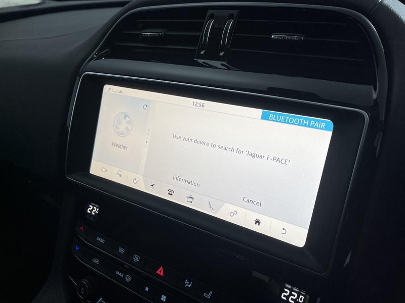 2020 (70) JAGUAR F-PACE 2.0d Portfolio 5dr Auto AWD 5101709