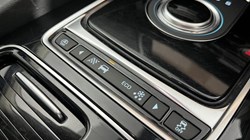 2020 (70) JAGUAR F-PACE 2.0d Portfolio 5dr Auto AWD 5101712