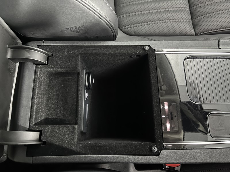 2020 (70) JAGUAR F-PACE 2.0d Portfolio 5dr Auto AWD 5101713