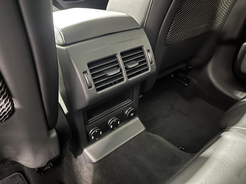 2020 (70) JAGUAR F-PACE 2.0d Portfolio 5dr Auto AWD 5101718