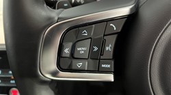 2020 (70) JAGUAR F-PACE 2.0d Portfolio 5dr Auto AWD 5101703