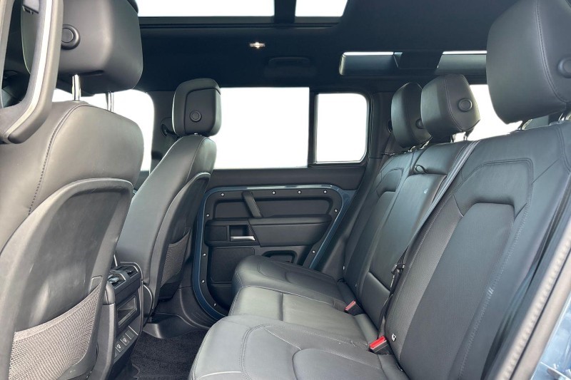 2025 (25) LAND ROVER DEFENDER 3.0 D250 X-Dynamic HSE 110 5dr Auto 4557348