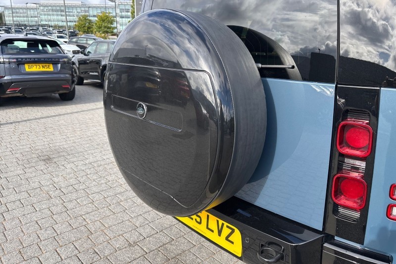 2025 (25) LAND ROVER DEFENDER 3.0 D250 X-Dynamic HSE 110 5dr Auto 4557387