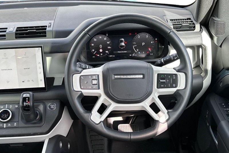 2025 (25) LAND ROVER DEFENDER 3.0 D250 X-Dynamic HSE 110 5dr Auto 4557359