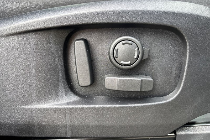 2025 (25) LAND ROVER DEFENDER 3.0 D250 X-Dynamic HSE 110 5dr Auto 4557368