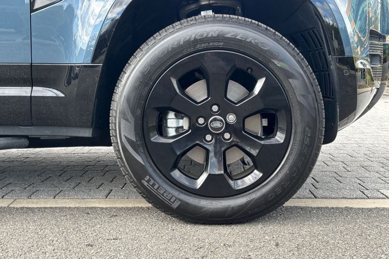 2025 (25) LAND ROVER DEFENDER 3.0 D250 X-Dynamic HSE 110 5dr Auto 4557352