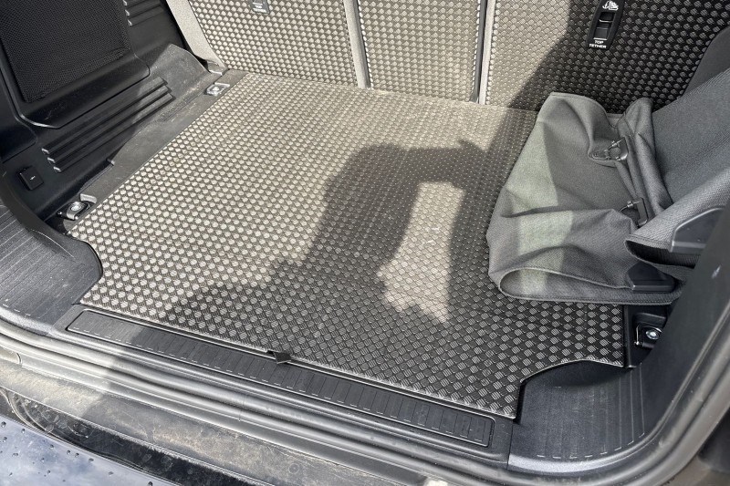 2025 (25) LAND ROVER DEFENDER 3.0 D250 X-Dynamic HSE 110 5dr Auto 4557381