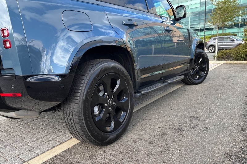 2025 (25) LAND ROVER DEFENDER 3.0 D250 X-Dynamic HSE 110 5dr Auto 4557389