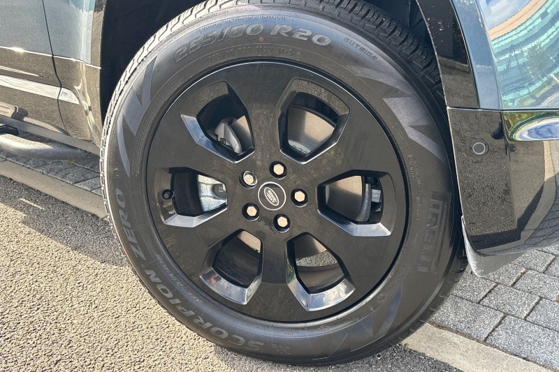 2025 (25) LAND ROVER DEFENDER 3.0 D250 X-Dynamic HSE 110 5dr Auto 4557385