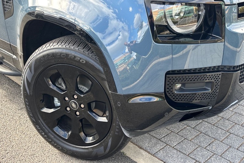 2025 (25) LAND ROVER DEFENDER 3.0 D250 X-Dynamic HSE 110 5dr Auto 4557383