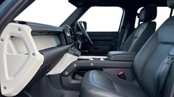 2025 (25) LAND ROVER DEFENDER 3.0 D250 X-Dynamic HSE 110 5dr Auto 4557347