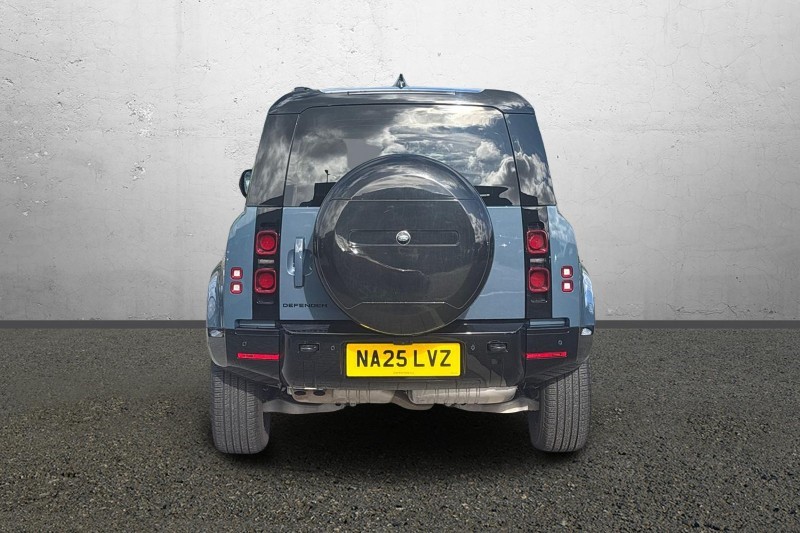 2025 (25) LAND ROVER DEFENDER 3.0 D250 X-Dynamic HSE 110 5dr Auto 4557350