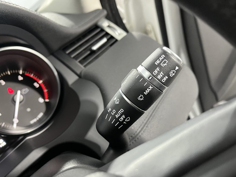 2017 (67) LAND ROVER RANGE ROVER EVOQUE 2.0 TD4 SE 5dr 5122823