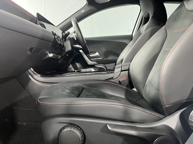 2020 (20) MERCEDES-BENZ A CLASS A180 AMG Line Executive 5dr Auto 5101669