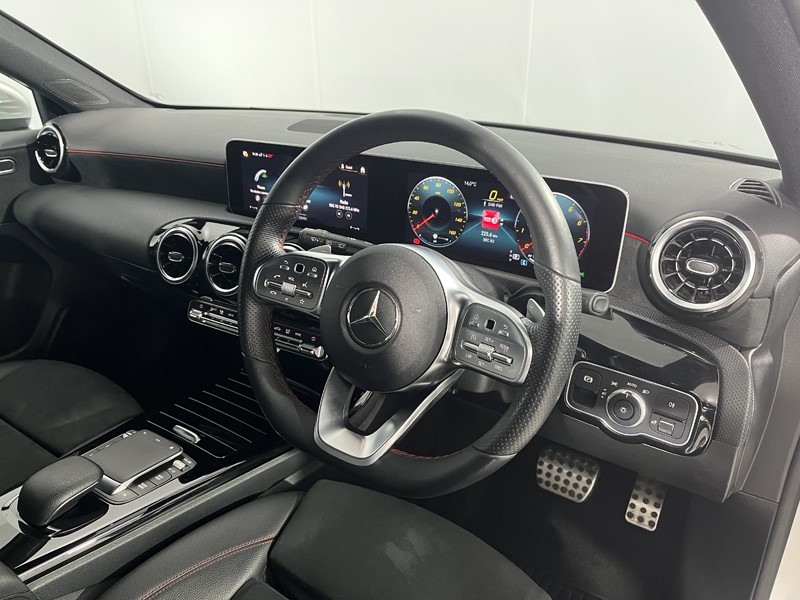 2020 (20) MERCEDES-BENZ A CLASS A180 AMG Line Executive 5dr Auto 5101641