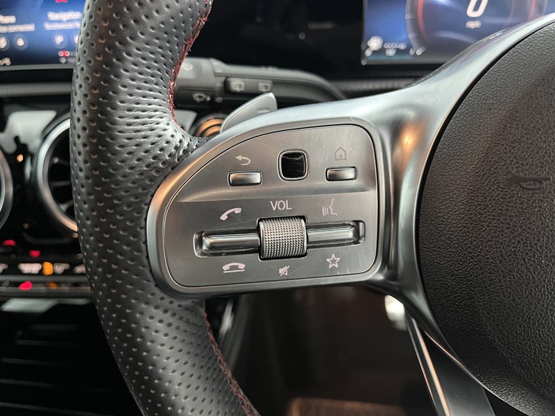 2021 (21) MERCEDES-BENZ A CLASS A180d AMG Line 5dr Auto 5101457