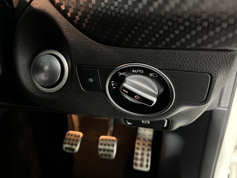 2017 (17) MERCEDES-BENZ A CLASS A200 AMG Line Premium Plus 5dr 5101366