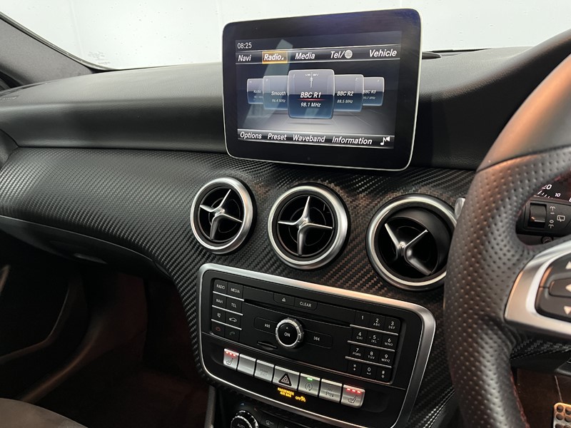 2017 (17) MERCEDES-BENZ A CLASS A200 AMG Line Premium Plus 5dr 5101352