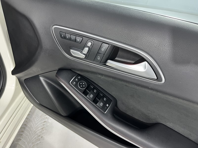 2017 (17) MERCEDES-BENZ A CLASS A200 AMG Line Premium Plus 5dr 5101365