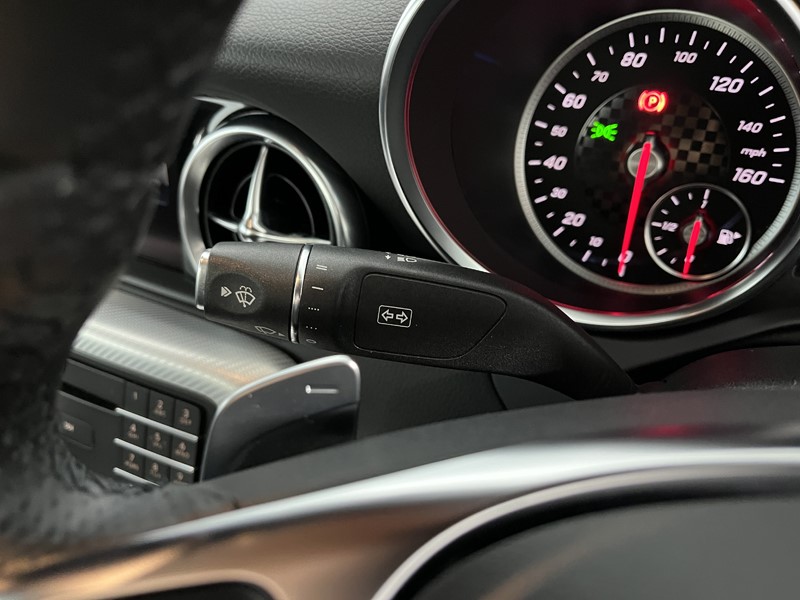 2017 (67) MERCEDES-BENZ SLC 180 AMG Line 2dr 9G-Tronic 5101239