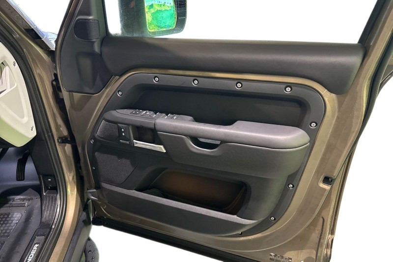  LAND ROVER DEFENDER 3.0 D350 X-Dynamic HSE 130 5dr Auto 5034343