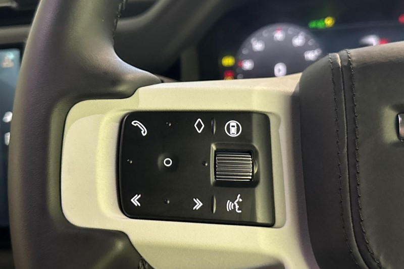  LAND ROVER DEFENDER 3.0 D350 X-Dynamic HSE 130 5dr Auto 5034348