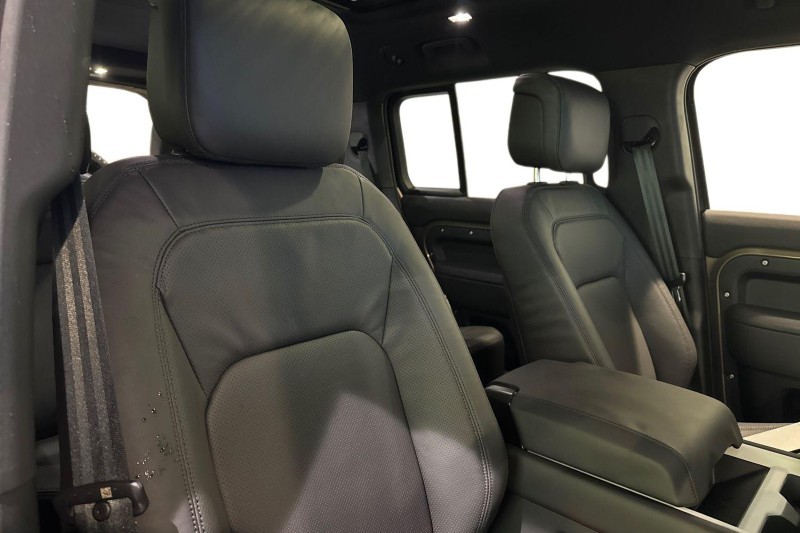 LAND ROVER DEFENDER 3.0 D350 X-Dynamic HSE 130 5dr Auto 5034347