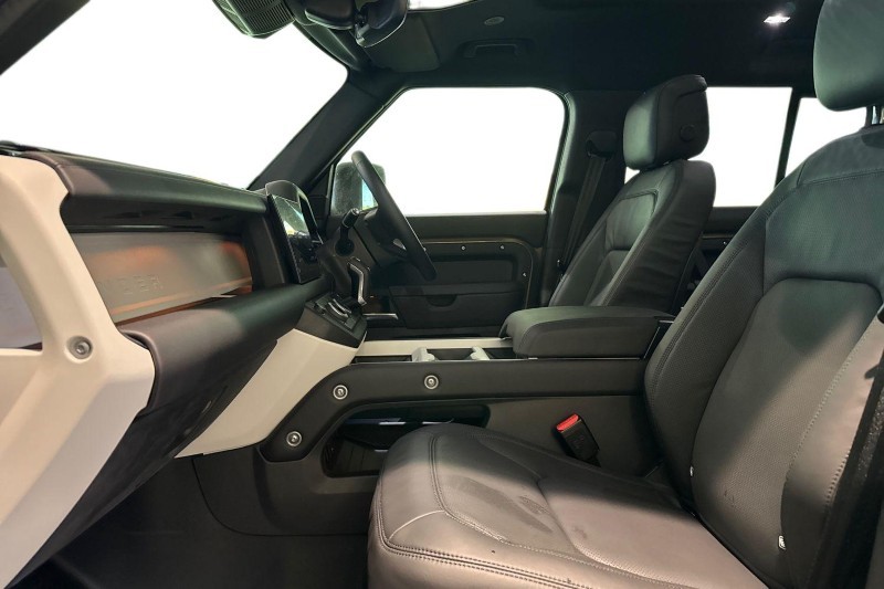  LAND ROVER DEFENDER 3.0 D350 X-Dynamic HSE 130 5dr Auto 5034324