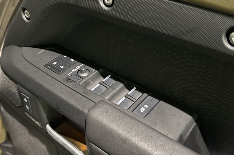  LAND ROVER DEFENDER 3.0 D350 X-Dynamic HSE 130 5dr Auto 5034344