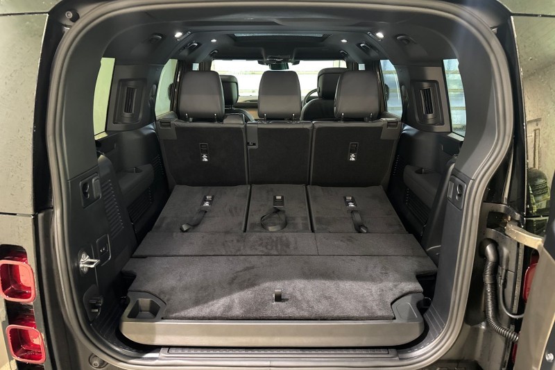  LAND ROVER DEFENDER 3.0 D350 X-Dynamic HSE 130 5dr Auto 5034331