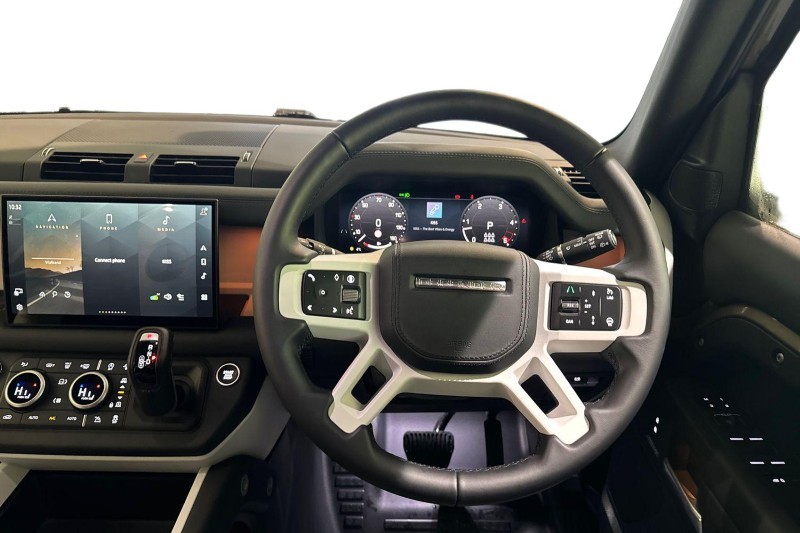  LAND ROVER DEFENDER 3.0 D350 X-Dynamic HSE 130 5dr Auto 5034336