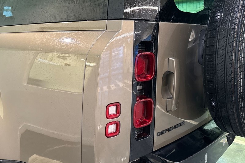  LAND ROVER DEFENDER 3.0 D350 X-Dynamic HSE 130 5dr Auto 5034340