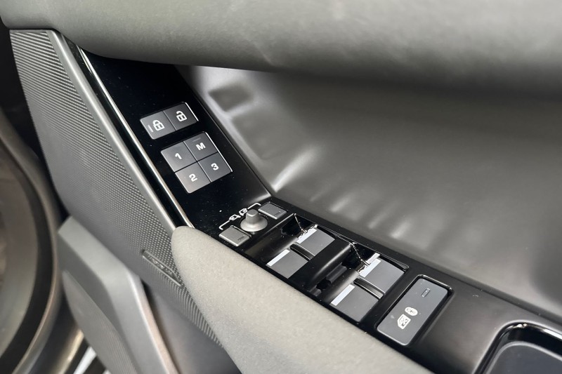 2025 (25) LAND ROVER RANGE ROVER VELAR 2.0 D200 MHEV Dynamic SE 5dr Auto 4537429