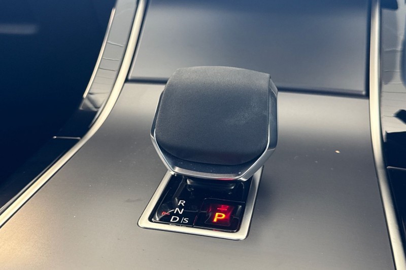 2025 (25) LAND ROVER RANGE ROVER VELAR 2.0 D200 MHEV Dynamic SE 5dr Auto 4537419