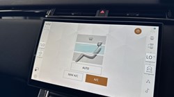 2025 (25) LAND ROVER RANGE ROVER VELAR 2.0 D200 MHEV Dynamic SE 5dr Auto 4537438